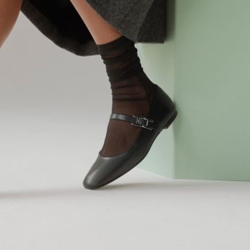 HERMES 新作 大人のバレエシューズ 洗練 メリージェーン Jane HERMES 新作 大人のバレエシューズ 洗練 メリージェーン Jane